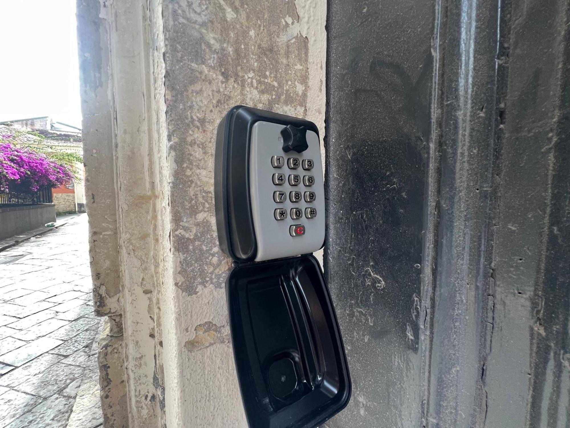 Leoscar Apartment In Catania Center Self Check-In Εξωτερικό φωτογραφία